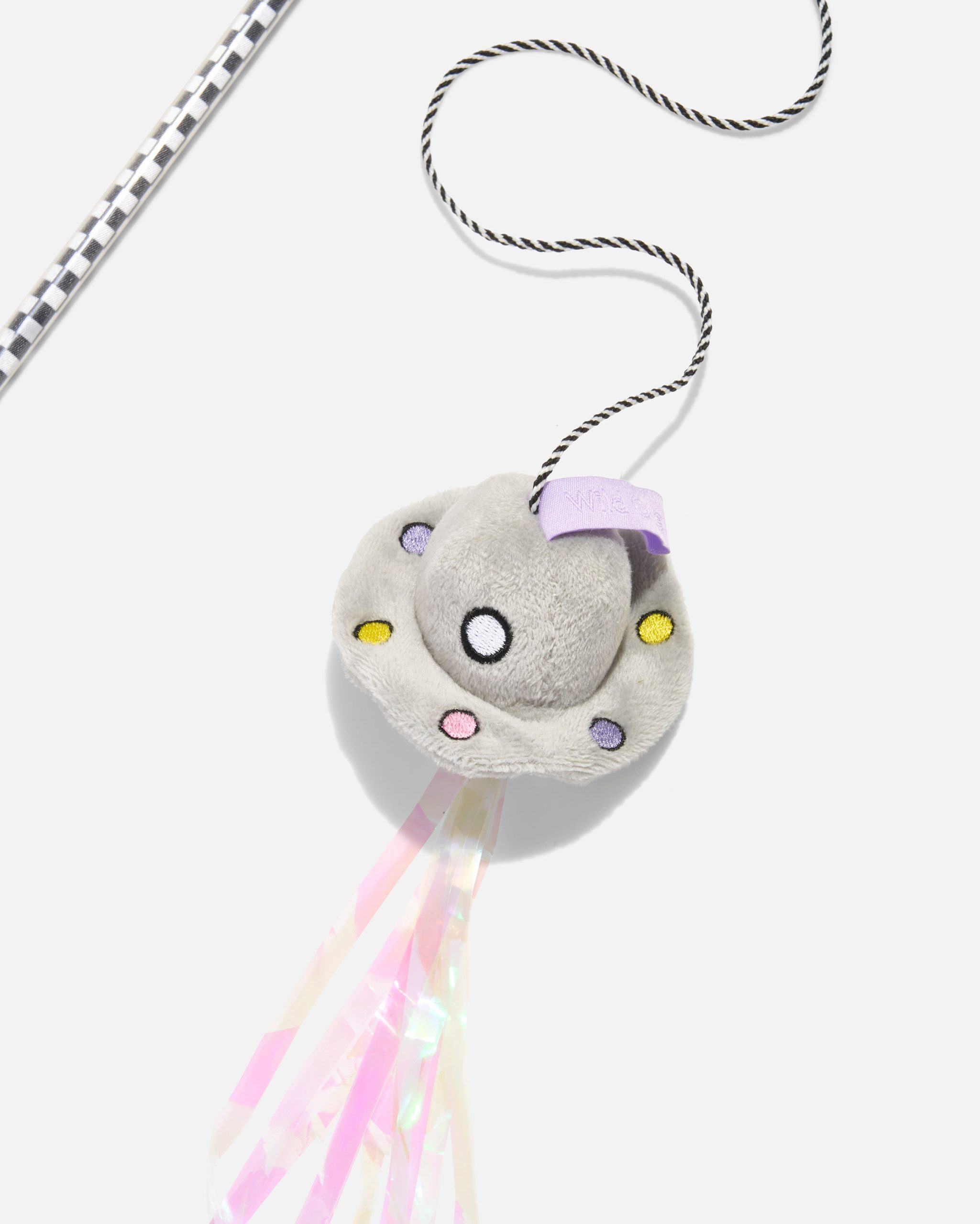 WO_VM_Cat_WildWand_UFO_PDP_03_4x5_Web.jpg