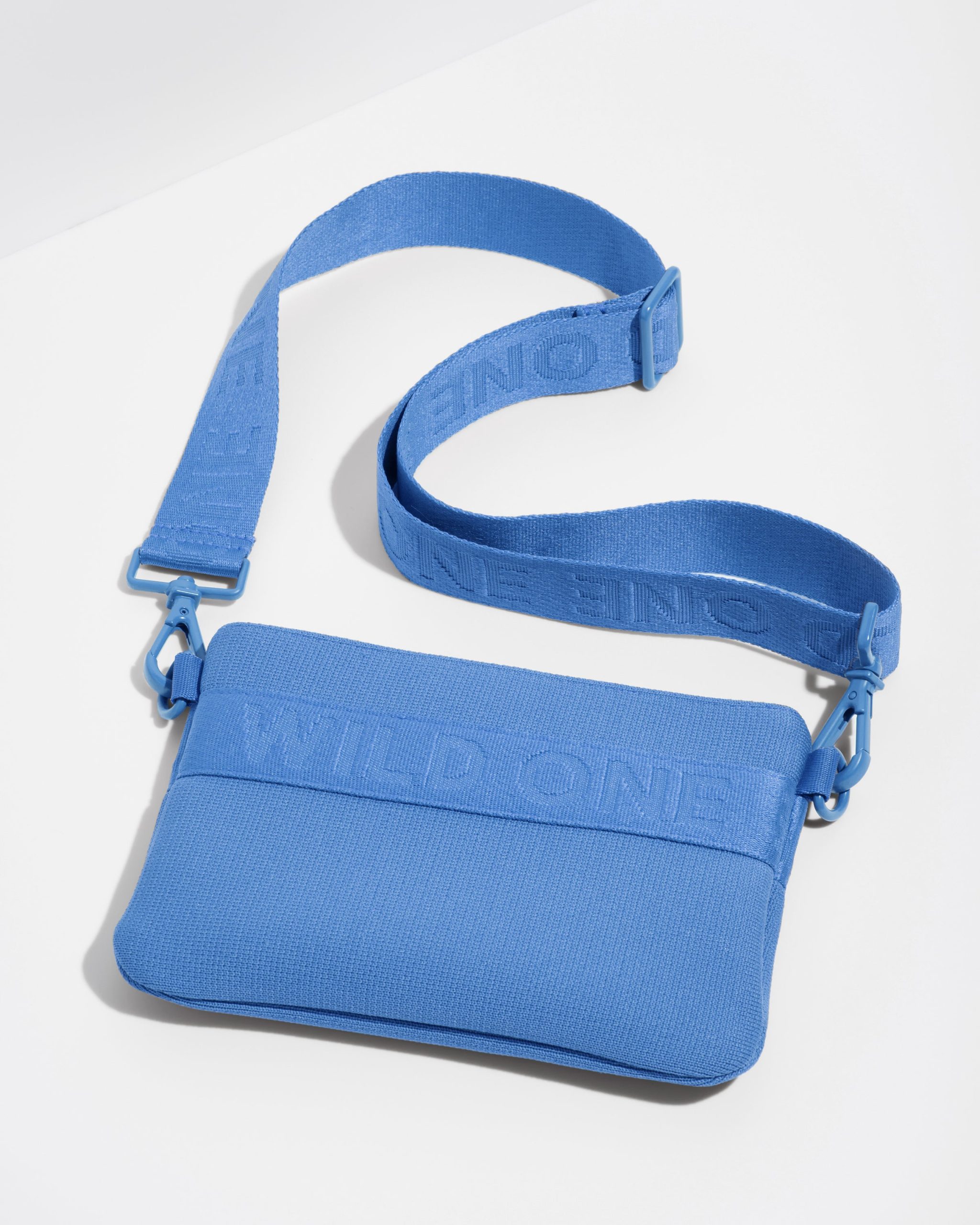 WO_VM_Studio_TreatPouch_Moonstone_03_4x5_Web_be81553e-cb89-444a-903e-9031b34e5a02.jpg